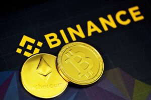 Read more about the article Finextra: Top US regulator hits Binance with law suit